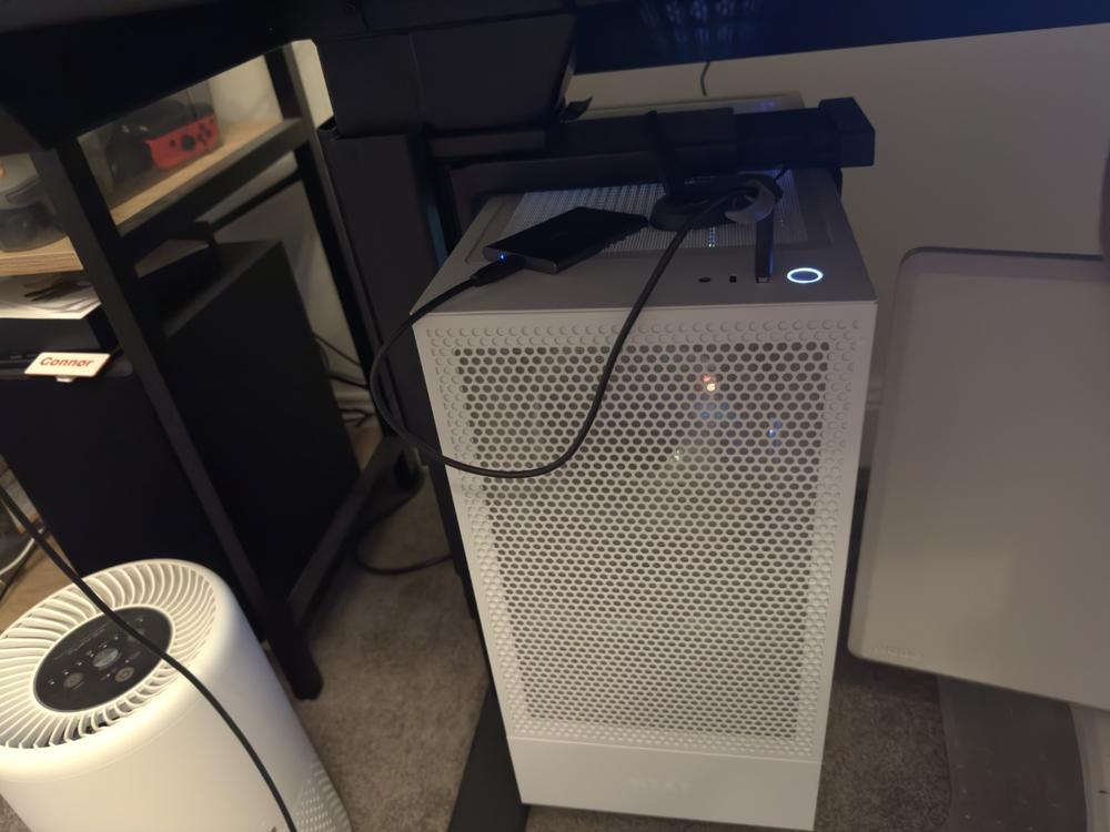 Secretlab Premium PC Mount - Customer Photo From Connor Bishop